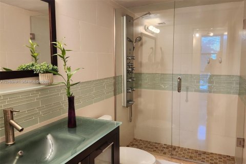 Copropriété à louer à Hallandale Beach, Floride: 2 chambres, 132.85 m2 № 2422037 - photo 21