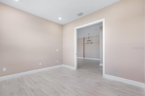 House in Sarasota, Florida 3 bedrooms, 211.35 sq.m. № 1417292 - photo 2
