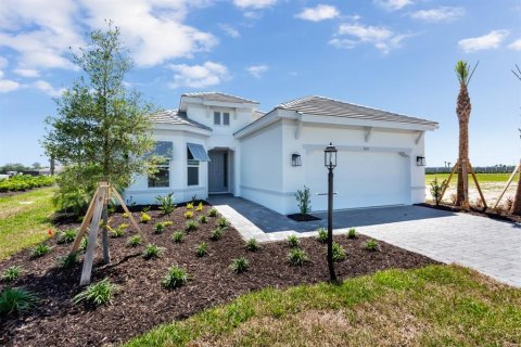 House in Sarasota, Florida 3 bedrooms, 211.35 sq.m. № 1417292 - photo 11