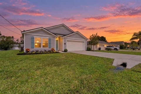 Villa ou maison à Palm Coast, Floride 4 chambres, 172.98 m2 № 2375499