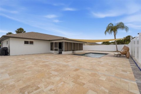 House in Bradenton, Florida 3 bedrooms, 138.98 sq.m. № 2236413 - photo 5