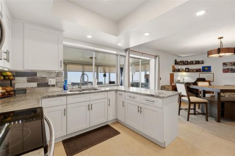 House in Bradenton, Florida 3 bedrooms, 138.98 sq.m. № 2236413 - photo 12
