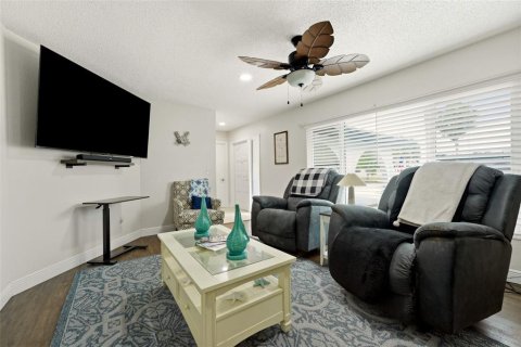 House in Bradenton, Florida 3 bedrooms, 138.98 sq.m. № 2236413 - photo 13