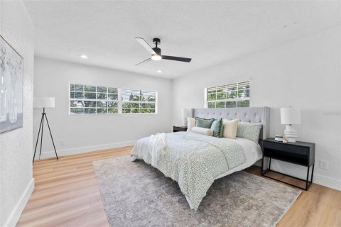 Casa en venta en Largo, Florida, 5 dormitorios, 246.38 m2 № 2325165 - foto 26