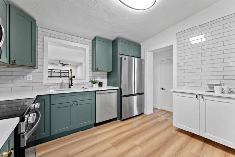 Casa en venta en Largo, Florida, 5 dormitorios, 246.38 m2 № 2325165 - foto 16