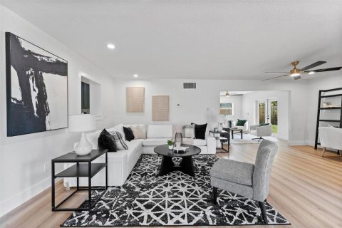Casa en venta en Largo, Florida, 5 dormitorios, 246.38 m2 № 2325165 - foto 18