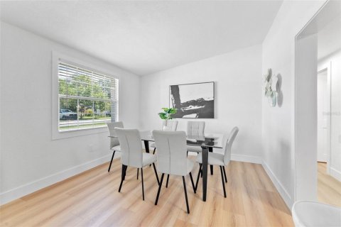 Casa en venta en Largo, Florida, 5 dormitorios, 246.38 m2 № 2325165 - foto 9