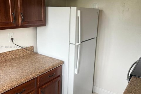 Купить коммерческую недвижимость в Бискейн-Парк, Флорида 151.06м2, № 2048140 - фото 21