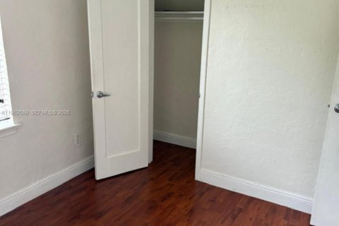 Купить коммерческую недвижимость в Бискейн-Парк, Флорида 151.06м2, № 2048140 - фото 15