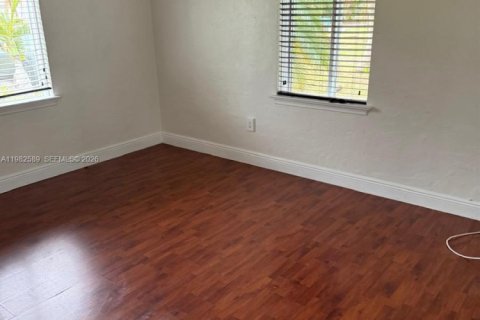 Купить коммерческую недвижимость в Бискейн-Парк, Флорида 151.06м2, № 2048140 - фото 18