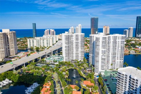 Condo in Aventura, Florida, 2 bedrooms  № 1489384 - photo 30