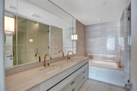 Condo in Sunny Isles Beach, Florida, 3 bedrooms  № 2067369 - photo 27