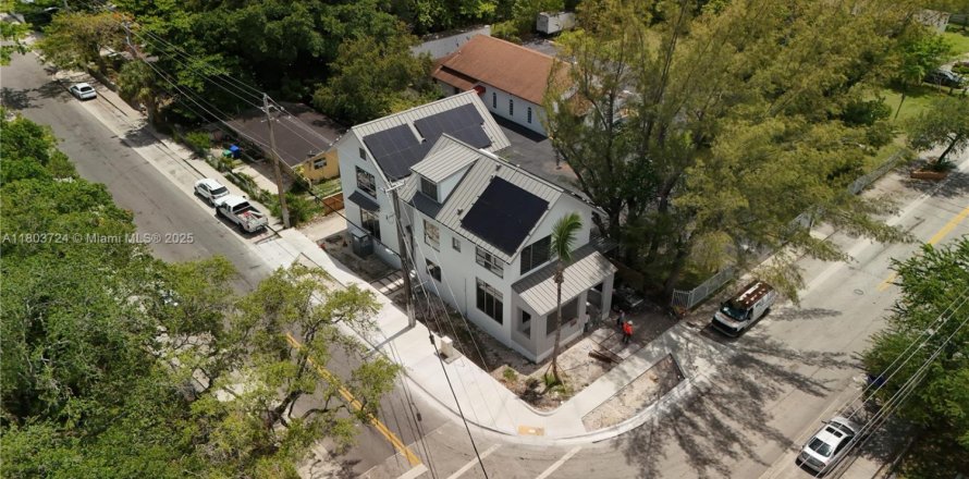 Таунхаус в Майами, Флорида 4 спальни, 201.6м2 № 1958646