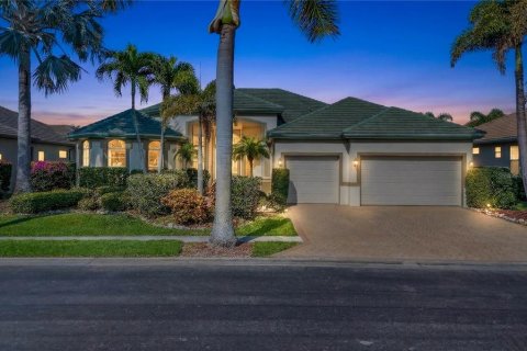 Villa ou maison à vendre à Fort Myers, Floride: 3 chambres, 240.34 m2 № 2128515 - photo 2