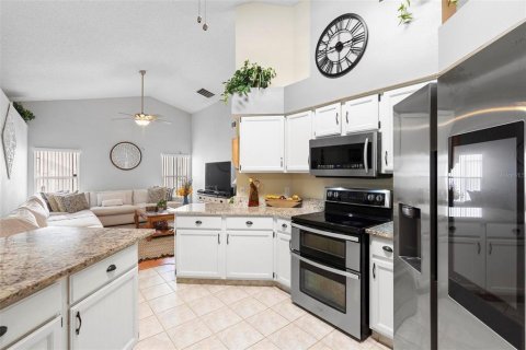 Villa ou maison à vendre à Orlando, Floride: 4 chambres, 240.34 m2 № 2339520 - photo 8