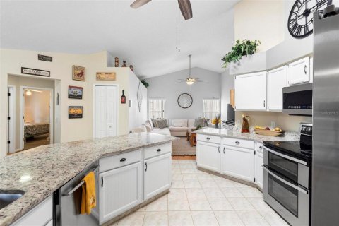 Villa ou maison à vendre à Orlando, Floride: 4 chambres, 240.34 m2 № 2339520 - photo 12