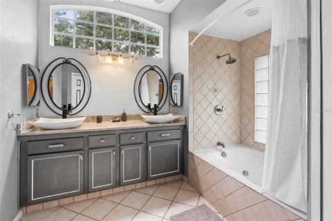 Villa ou maison à vendre à Orlando, Floride: 4 chambres, 240.34 m2 № 2339520 - photo 20