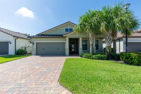 House in Lake Worth, Florida 3 bedrooms, 176.33 sq.m. № 2193897