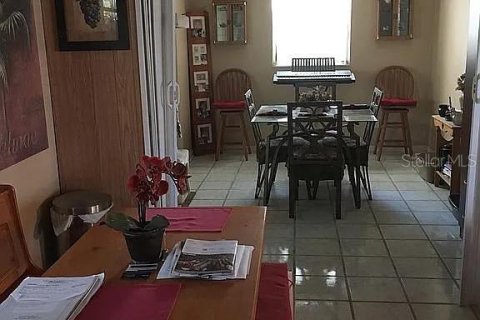 Casa en venta en Brandon, Florida, 3 dormitorios, 124.3 m2 № 1903619 - foto 7