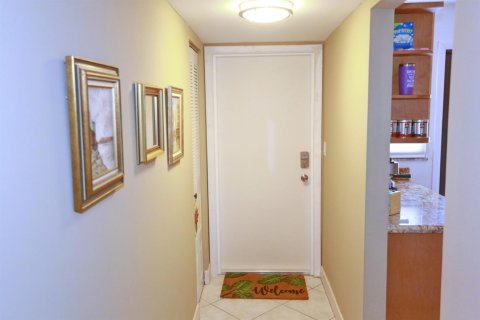 Купить кондоминиум в Помпано-Бич, Флорида 3 комнаты, 86.68м2, № 2083760 - фото 9