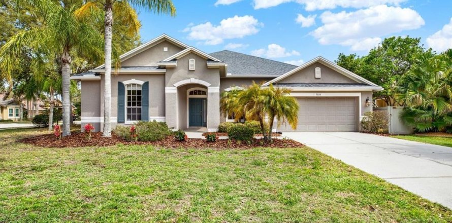 Casa en Land O' Lakes, Florida 5 dormitorios, 323.95 m2 № 2119731