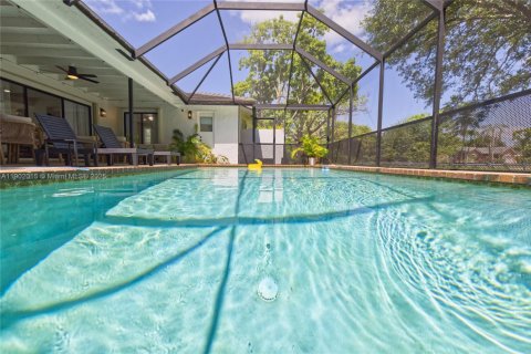 House in Coral Springs, Florida 4 bedrooms, 212.93 sq.m. № 1953517 - photo 2