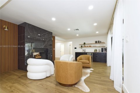 House in Coral Springs, Florida 4 bedrooms, 212.93 sq.m. № 1953517 - photo 15