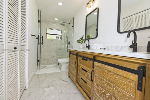 House in Coral Springs, Florida 4 bedrooms, 212.93 sq.m. № 1953517 - photo 4