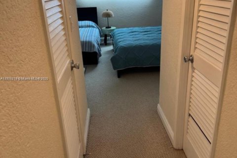 Condominio en venta en Sunny Isles Beach, Florida, 1 dormitorio, 93.37 m2 № 2012540 - foto 9