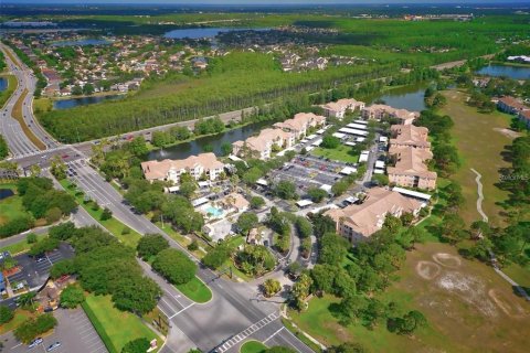 Condo in Orlando, Florida, 3 bedrooms № 2117594 - photo 2