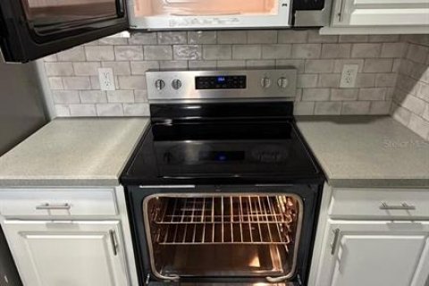 Condo in Orlando, Florida, 3 bedrooms № 2117594 - photo 5