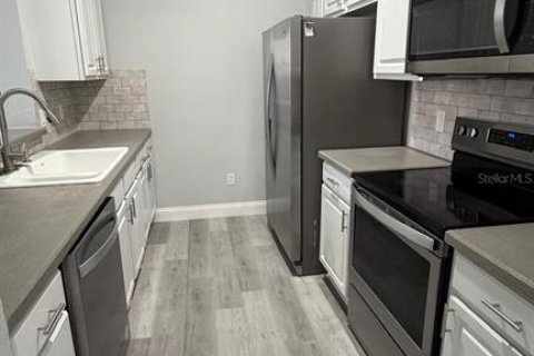 Condo in Orlando, Florida, 3 bedrooms № 2117594 - photo 19