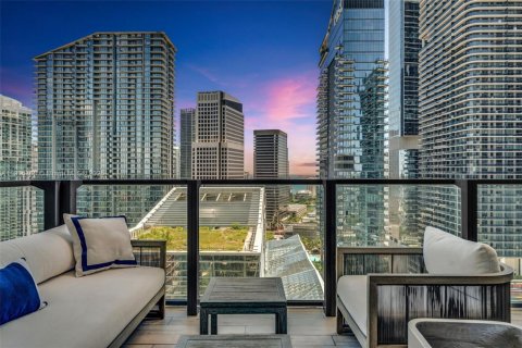 Снять в аренду кондоминиум в Майами, Флорида 1 спальня, 92.34м2, № 1971765 - фото 1