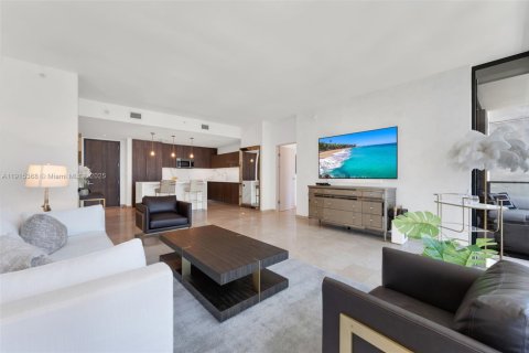 Снять в аренду кондоминиум в Майами, Флорида 1 спальня, 92.34м2, № 1971765 - фото 2