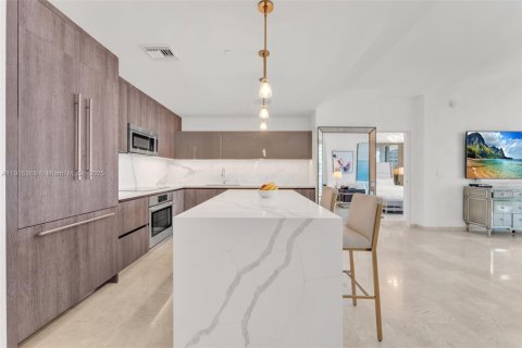 Снять в аренду кондоминиум в Майами, Флорида 1 спальня, 92.34м2, № 1971765 - фото 12