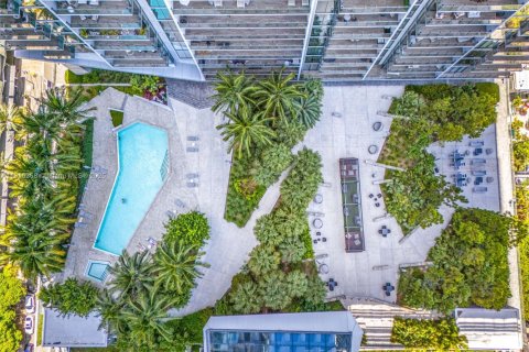 Снять в аренду кондоминиум в Майами, Флорида 1 спальня, 92.34м2, № 1971765 - фото 19