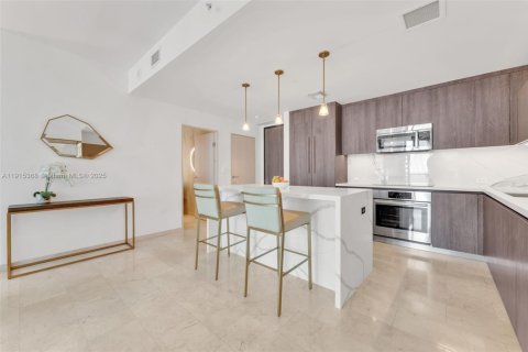 Снять в аренду кондоминиум в Майами, Флорида 1 спальня, 92.34м2, № 1971765 - фото 6