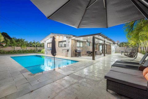 Villa ou maison à vendre à Miami, Floride: 4 chambres, 153.29 m2 № 2412502 - photo 12