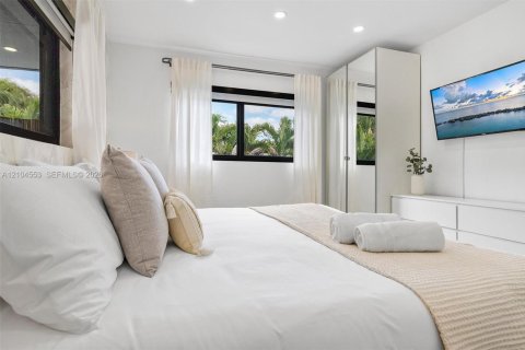 Villa ou maison à vendre à Miami, Floride: 4 chambres, 153.29 m2 № 2412502 - photo 24