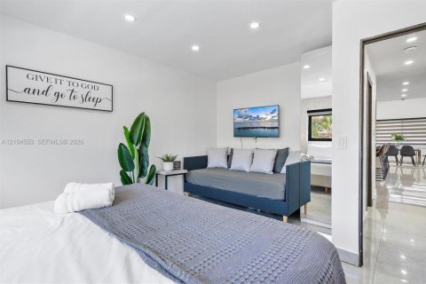 Villa ou maison à vendre à Miami, Floride: 4 chambres, 153.29 m2 № 2412502 - photo 21