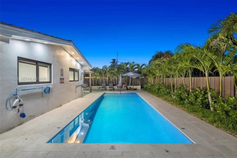 Villa ou maison à vendre à Miami, Floride: 4 chambres, 153.29 m2 № 2412502 - photo 10