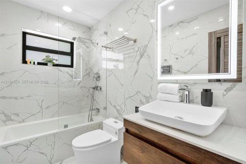 Villa ou maison à vendre à Miami, Floride: 4 chambres, 153.29 m2 № 2412502 - photo 22