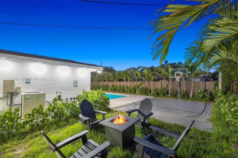Villa ou maison à vendre à Miami, Floride: 4 chambres, 153.29 m2 № 2412502 - photo 8
