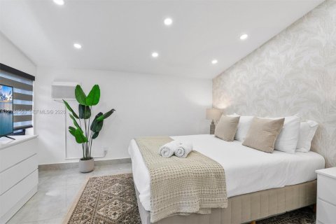 Villa ou maison à vendre à Miami, Floride: 4 chambres, 153.29 m2 № 2412502 - photo 29