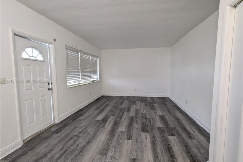 Apartment in Miami Beach, Florida 37.16 sq.m. № 1944770 - photo 4