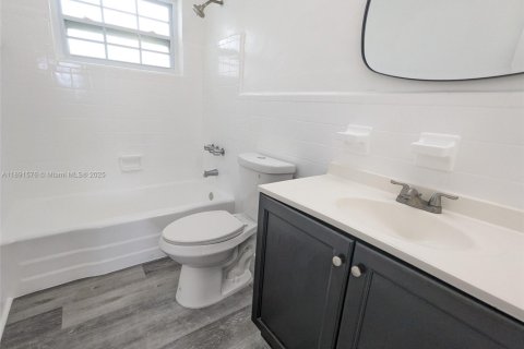 Apartment in Miami Beach, Florida 37.16 sq.m. № 1944770 - photo 13