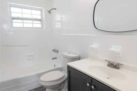 Apartment in Miami Beach, Florida 37.16 sq.m. № 1944770 - photo 8