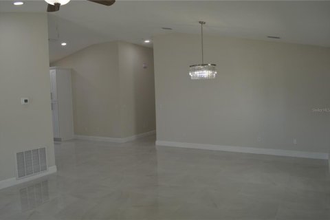 Villa ou maison à vendre à Tampa, Floride: 4 chambres, 153.85 m2 № 1105017 - photo 4