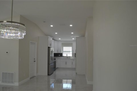 Villa ou maison à vendre à Tampa, Floride: 4 chambres, 153.85 m2 № 1105017 - photo 6