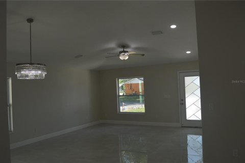 Villa ou maison à vendre à Tampa, Floride: 4 chambres, 153.85 m2 № 1105017 - photo 7